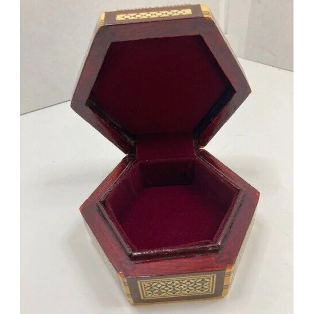 Vintage Egyptian Wood & Mother Pearl Inlay Trinket Box Lined Red Velvet  Hexagon - Picture 5 of 10